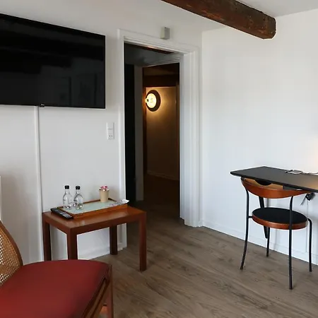 Steenbergs Hotel 3*