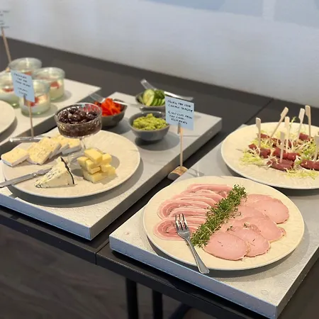 Steenbergs 3*